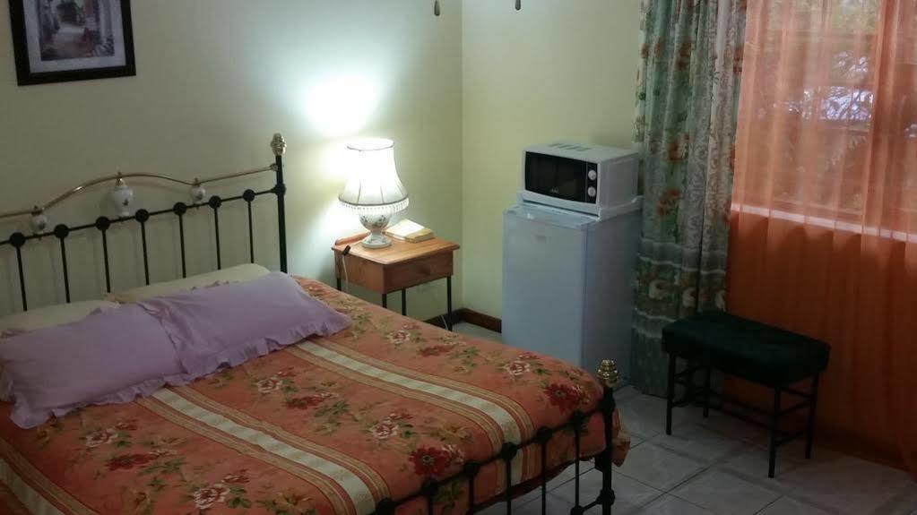 Ebenezer Guesthouse Bluewater Bay Port Elizabeth Extérieur photo