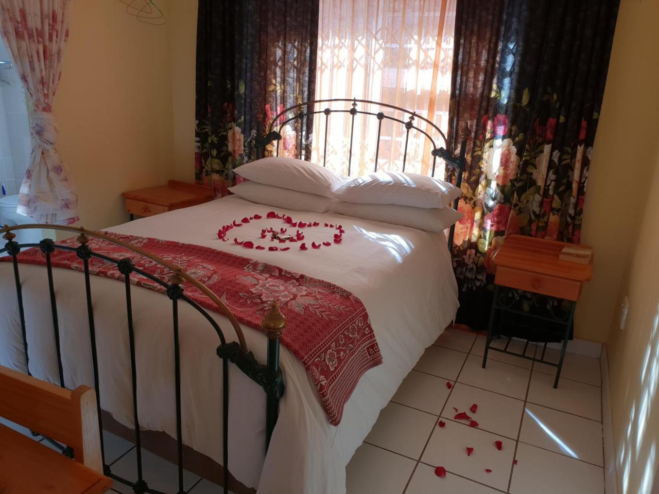 Ebenezer Guesthouse Bluewater Bay Port Elizabeth Extérieur photo